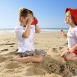 Plaża: pomysły na zabawy z dzieckiem