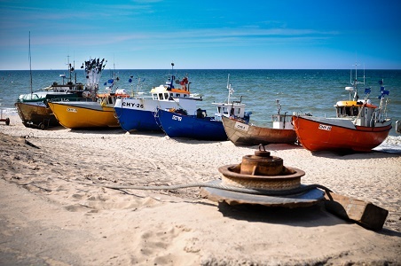 www.czasnadmorze.pl -Bałtyk wakacje rybacy wyginęli - 117-w-rybackim-porcie-Chłopy-plaża-wakacje