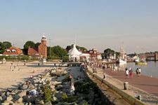 ustka promenada latarnia morska